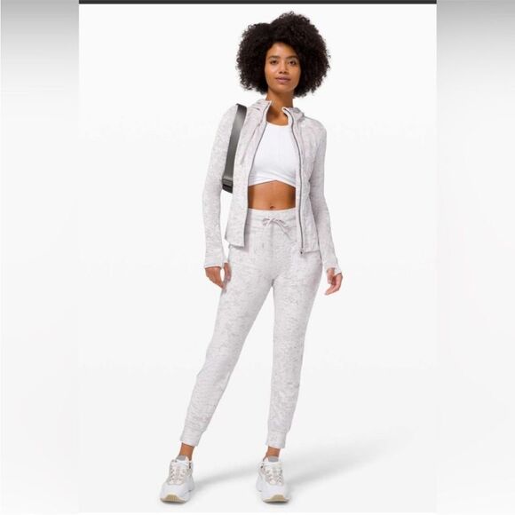 LULULEMON | Ready To Crush Chrome Velvet Joggers Drawstring Waist Women’s Size 6 - Picture 13 of 14